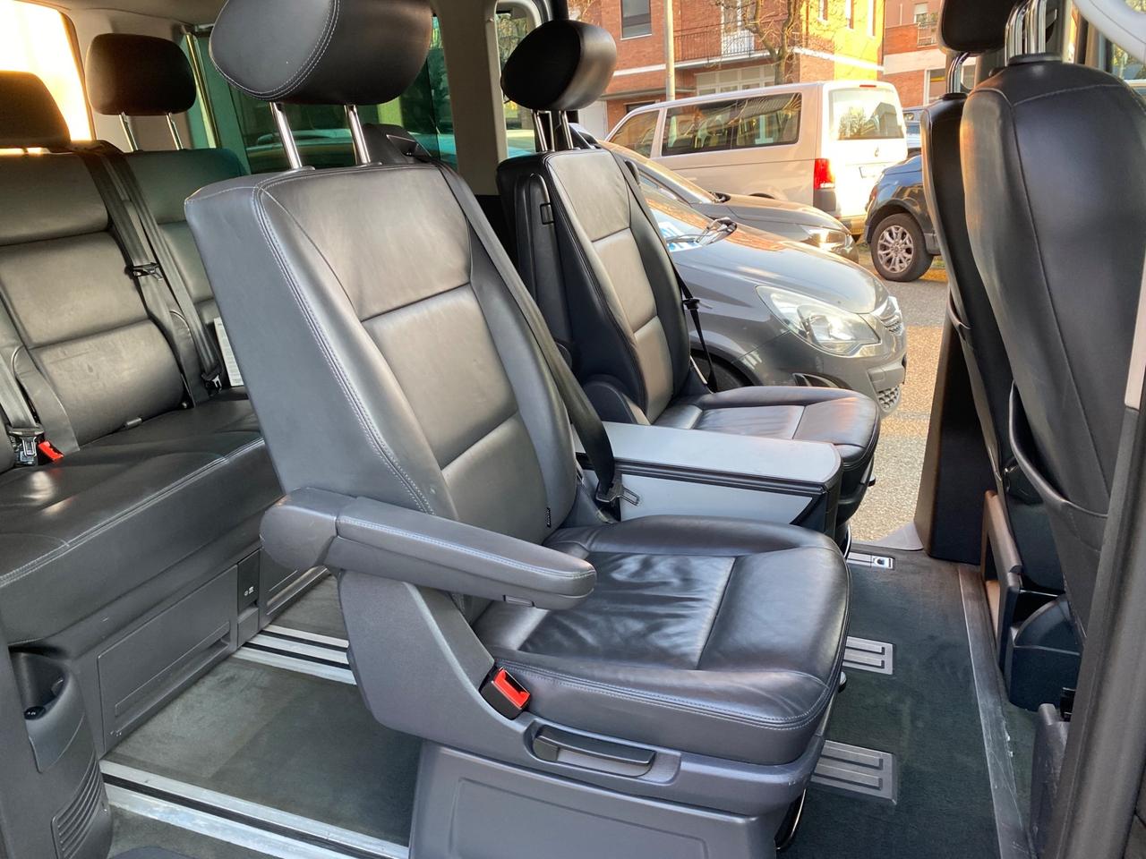 Volkswagen Multivan 2.0 TDI 140CV Highline 7 posti NEOPATENTATI!!!