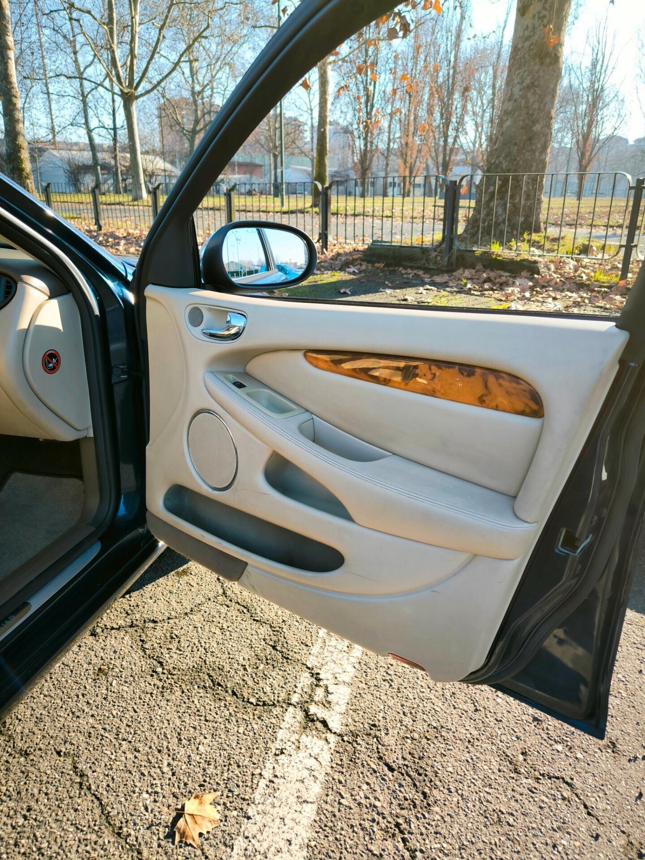 Jaguar X-Type 2.2D cat Wagon Executive