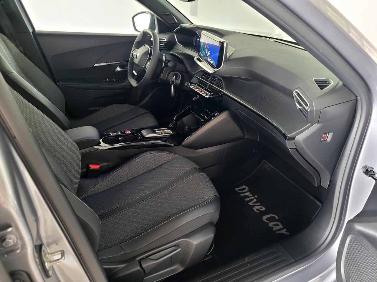 Peugeot 2008 1.2 ALLURE AUT. CRUISE LED CARPLAY PELLE NAVI