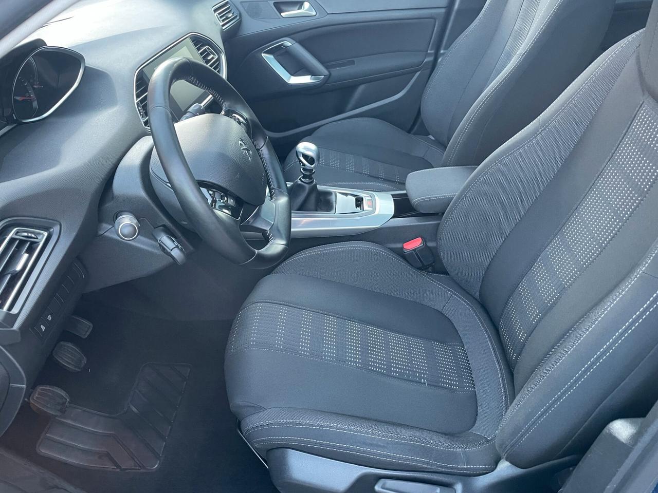Peugeot 308 1.6 bluehdi Gt Line TETTO+NAVI+LED NEOPATENTATI OK