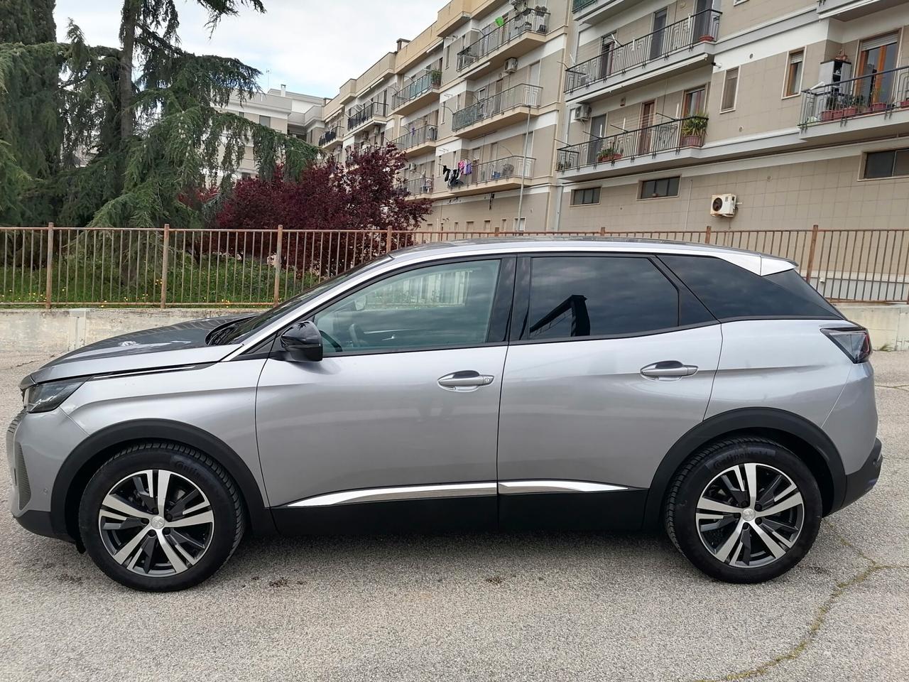 PEUGEOT 3008 ALLURE 1.5 BLUEHDI 130CV FULL LED AUTOMATICA