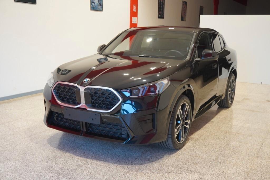 BMW X2 NEW 18D 150CV STEPTRONIC 48V S-DRIVE MSPORT ( FARI LED ADATTIVI - TETTO PANORAMICO - CURVED DISPLAY - AMBIENT LIGHTS - PELLE - CRUISE - NAVI - MIRROR - PARK ASSISTANT - TELECAMERA POST. - CERCHI 19 )