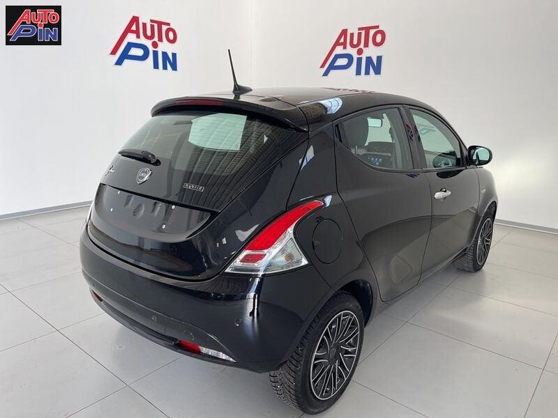 Lancia Ypsilon 1.0 FireFly 5 porte S&S Hybrid Gold *Display*