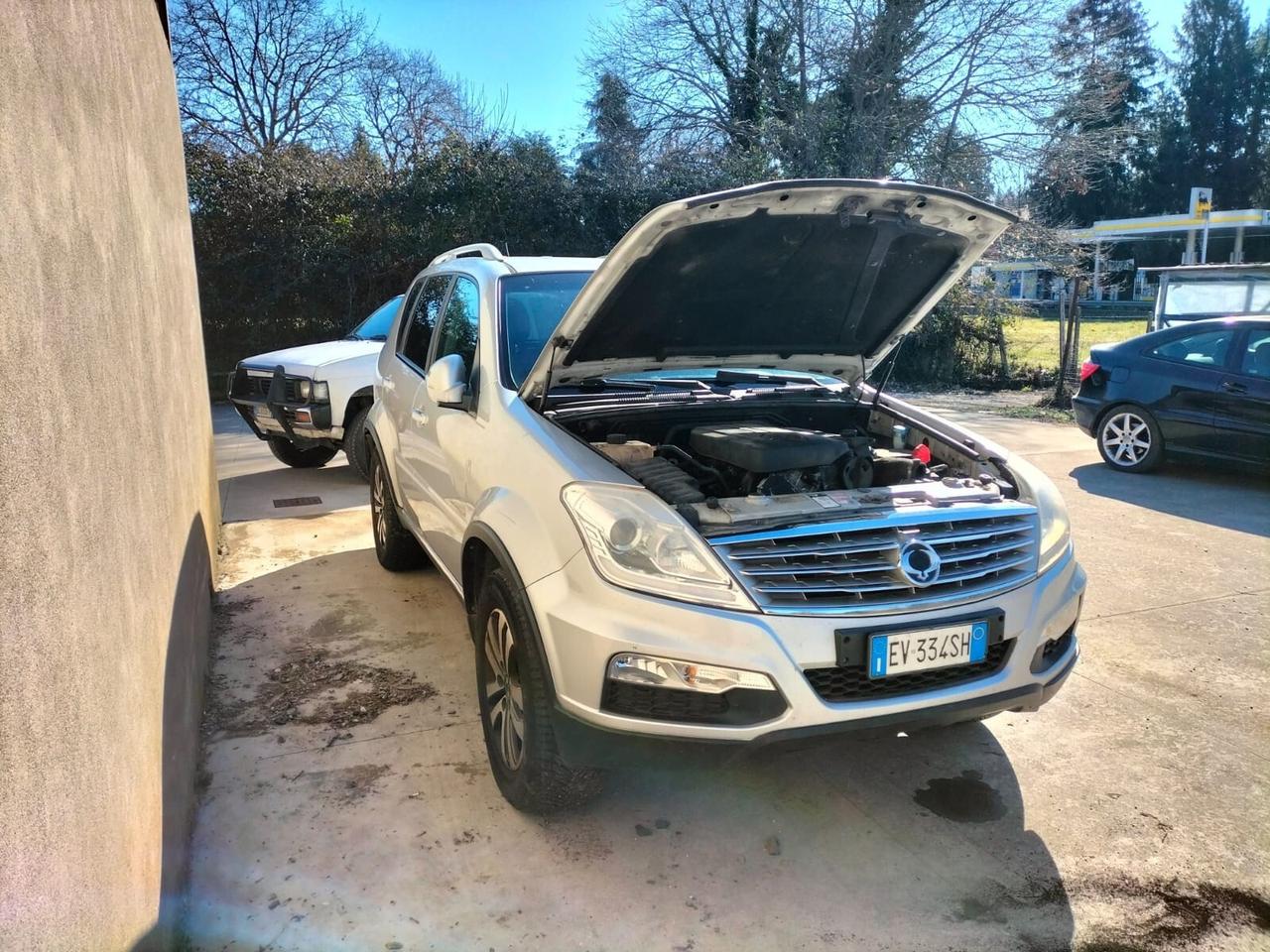 Ssangyong Rexton 2.0 Xdi 4WD- incidentata/sinistrata (motore da sostituire)