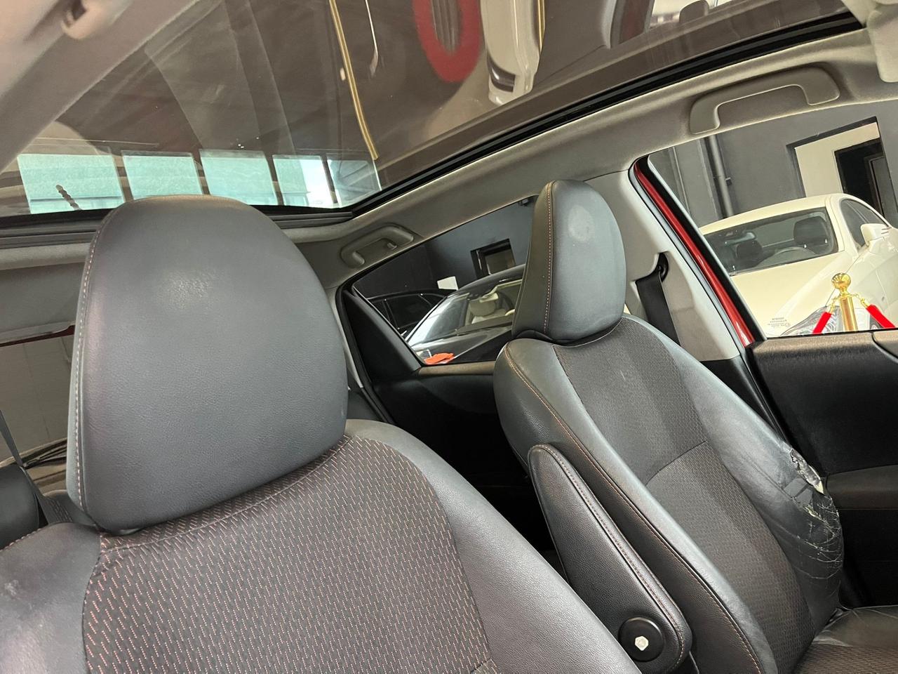 Toyota Yaris 1.4 D-4D 5 porte Lounge TETTO OK NEOPATENTATI