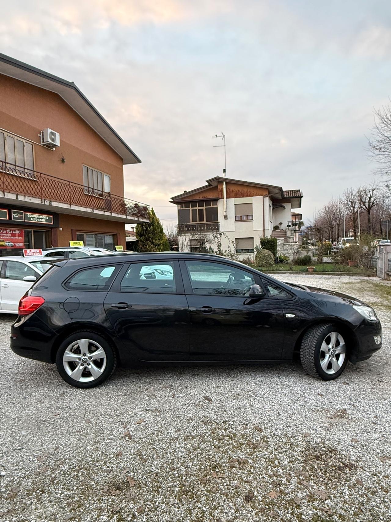 Opel Astra 1.7 CDTI 110CV Sports Tourer Cosmo