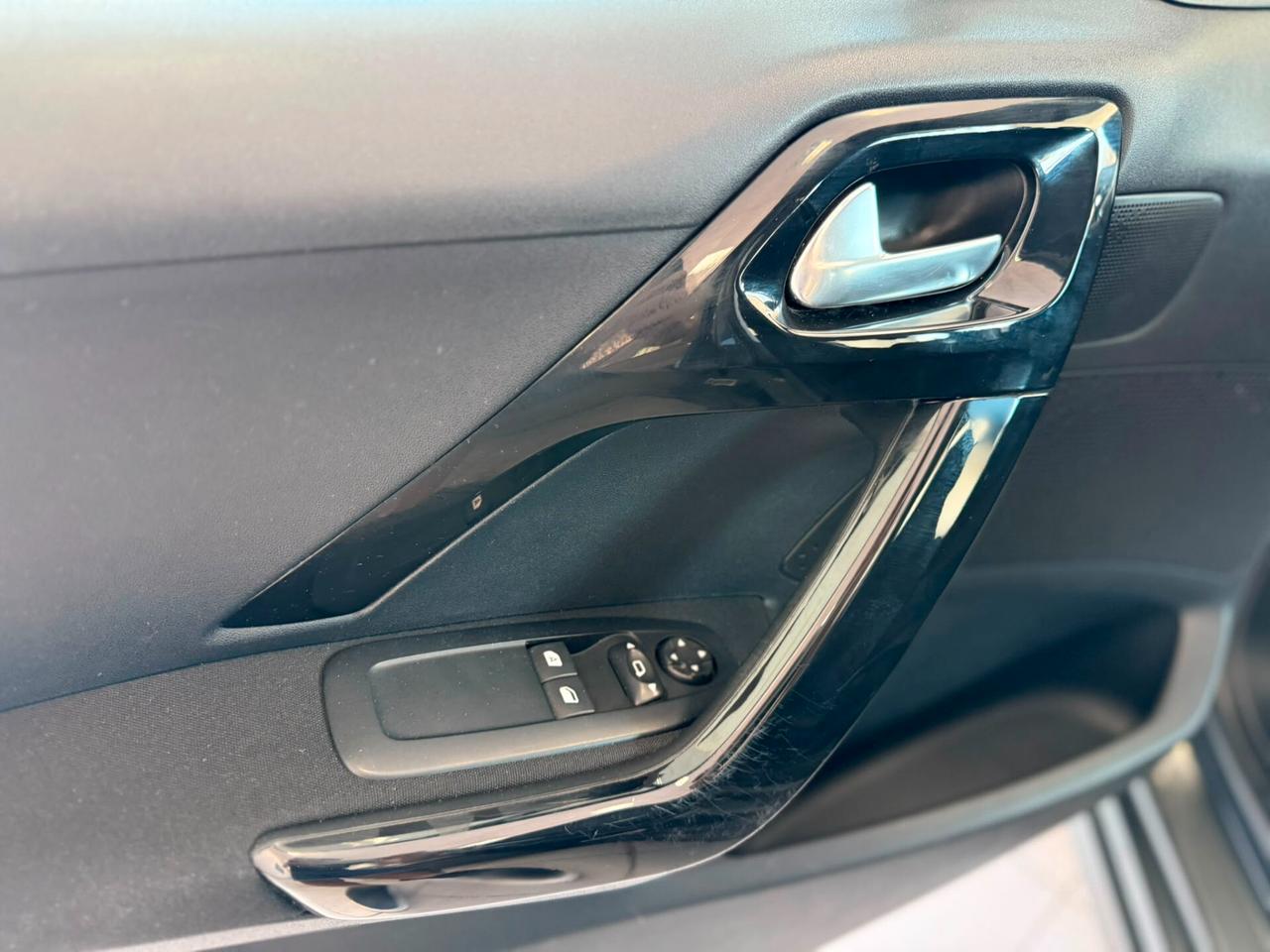 Peugeot 208 1.6D Allure OK PER NEOPATENTATI 2017