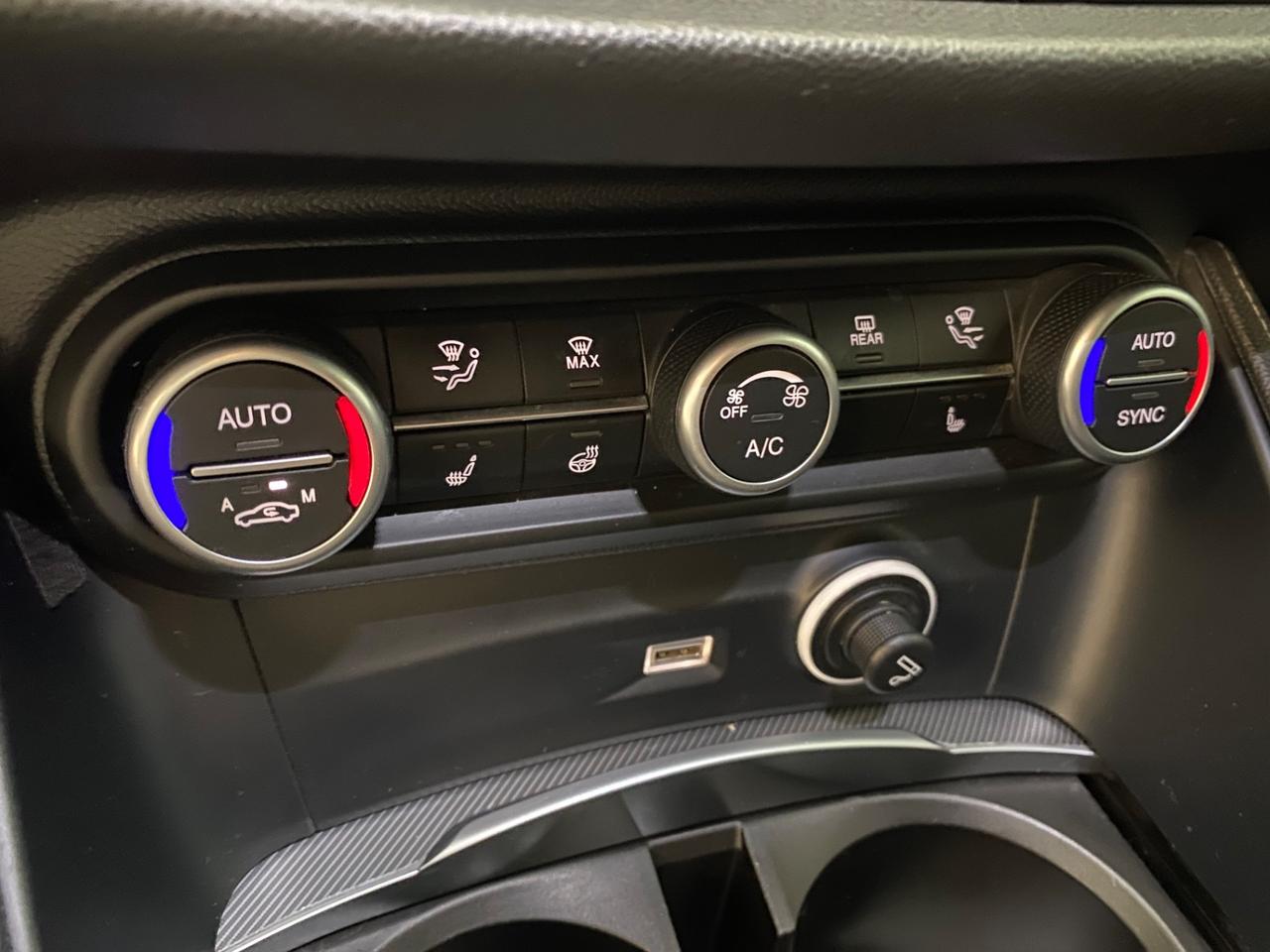 Alfa Romeo Stelvio BLACK EDITION 2.2 210 CV AT8 Q4 Veloce