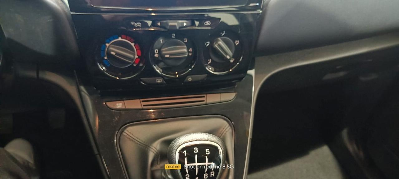 Lancia Ypsilon 1.0 FireFly 5 porte S&S Hybrid Platino