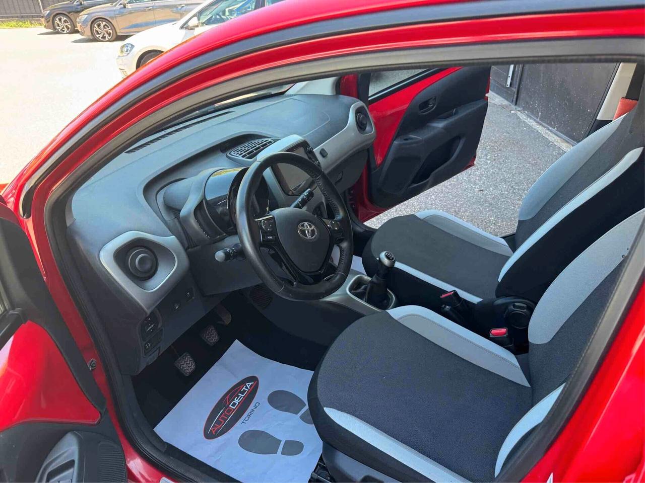 Toyota Aygo 1.0 VVT-i 69 CV 5 porte x-play