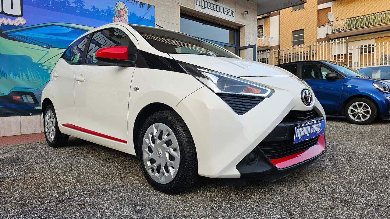Toyota Aygo Connect 1.0 VVT-i 72 CV 5p. x-play MMT UNIPRO' TAGL UFF