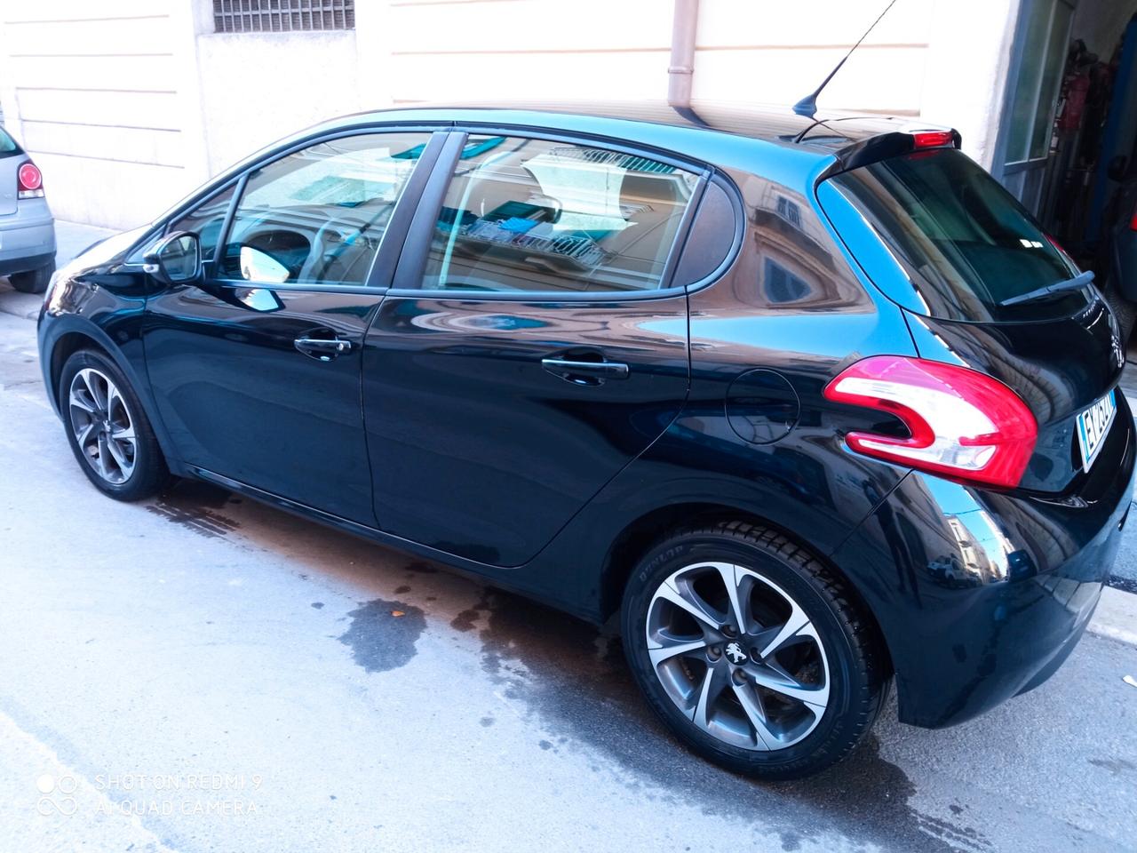 Peugeot 208 1.4 HDi 68 CV 5 porte Allure