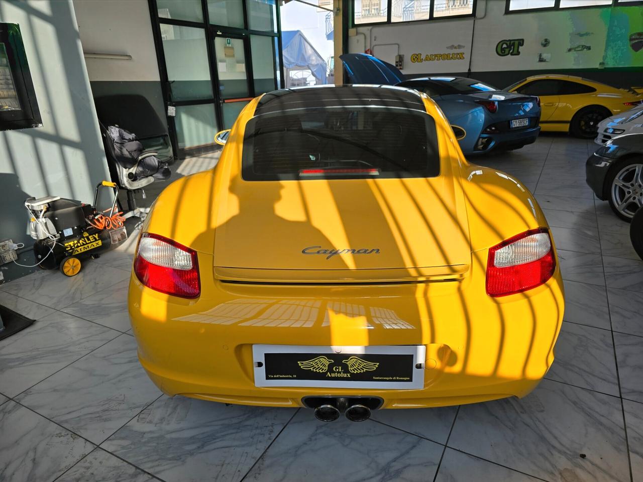 Porsche Cayman 2.7 - Permute