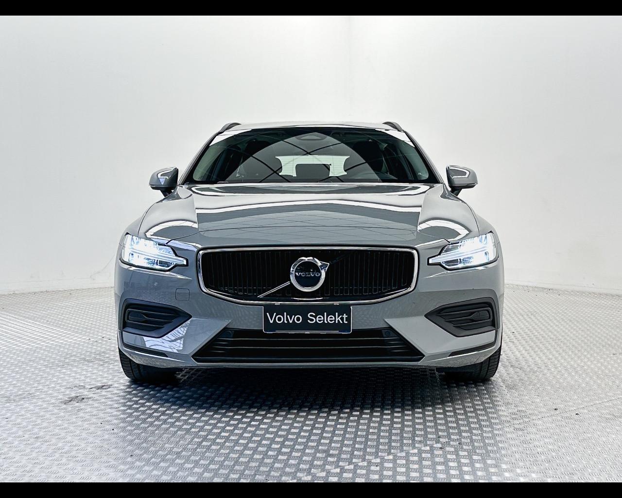 VOLVO V60 B4 (d) automatico Essential