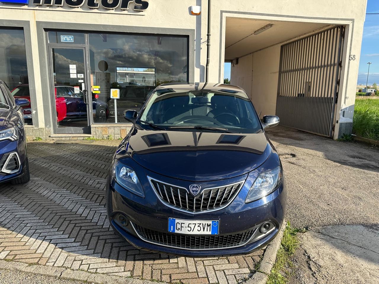 Lancia Ypsilon 1.0 FireFly Hybrid Ecochic Silver Km 13.000