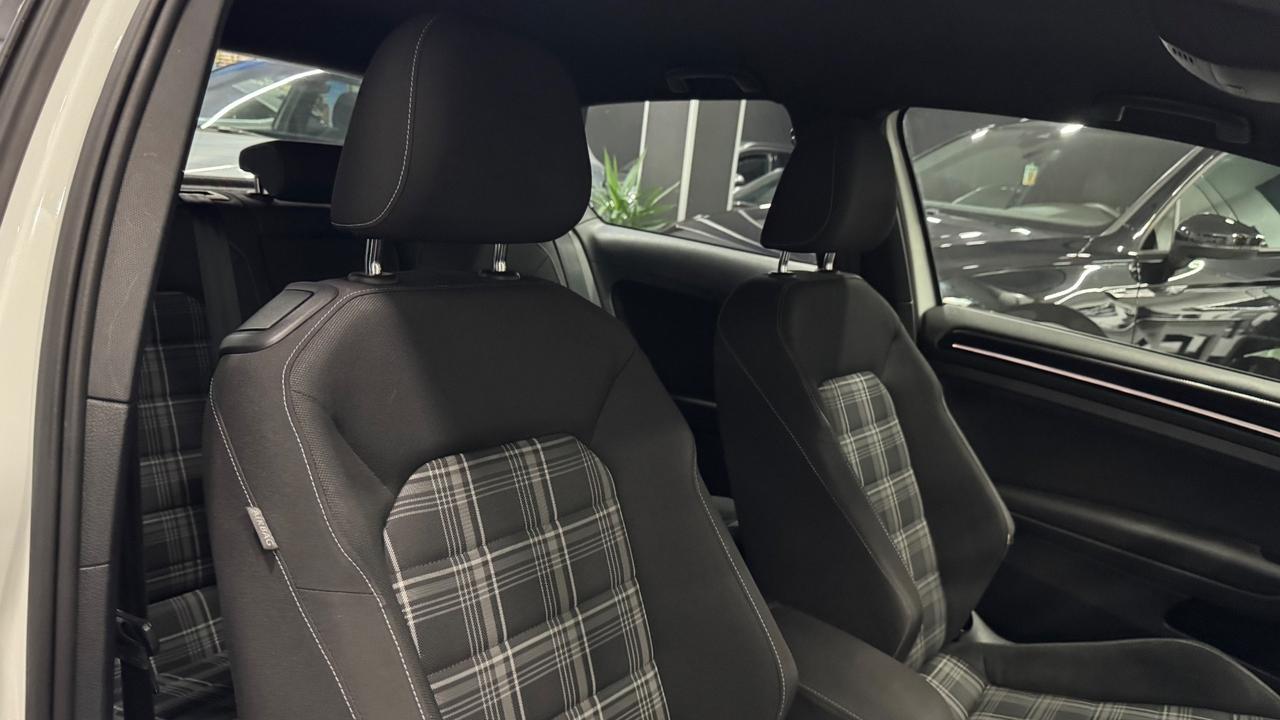 Volkswagen Golf GTD 2.0 TDI 3p.-2015