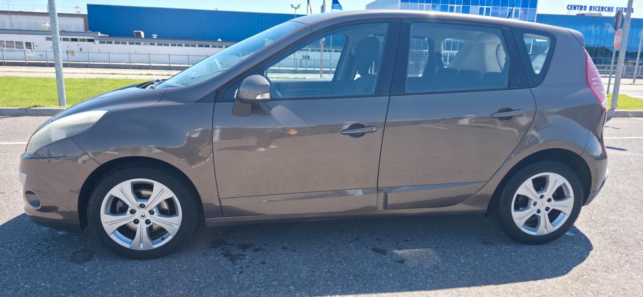 Renault Scenic X-Mod 1.5 dCi 110CV Luxe neop