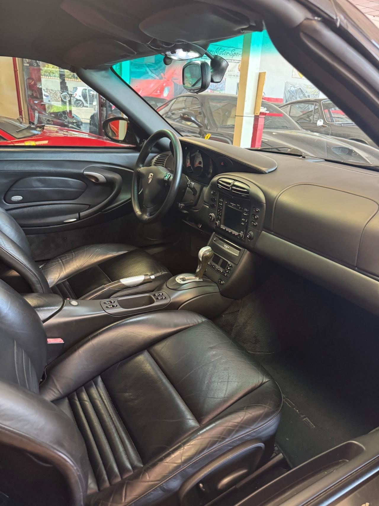 Porsche 996 Carrera 4 Cabrio