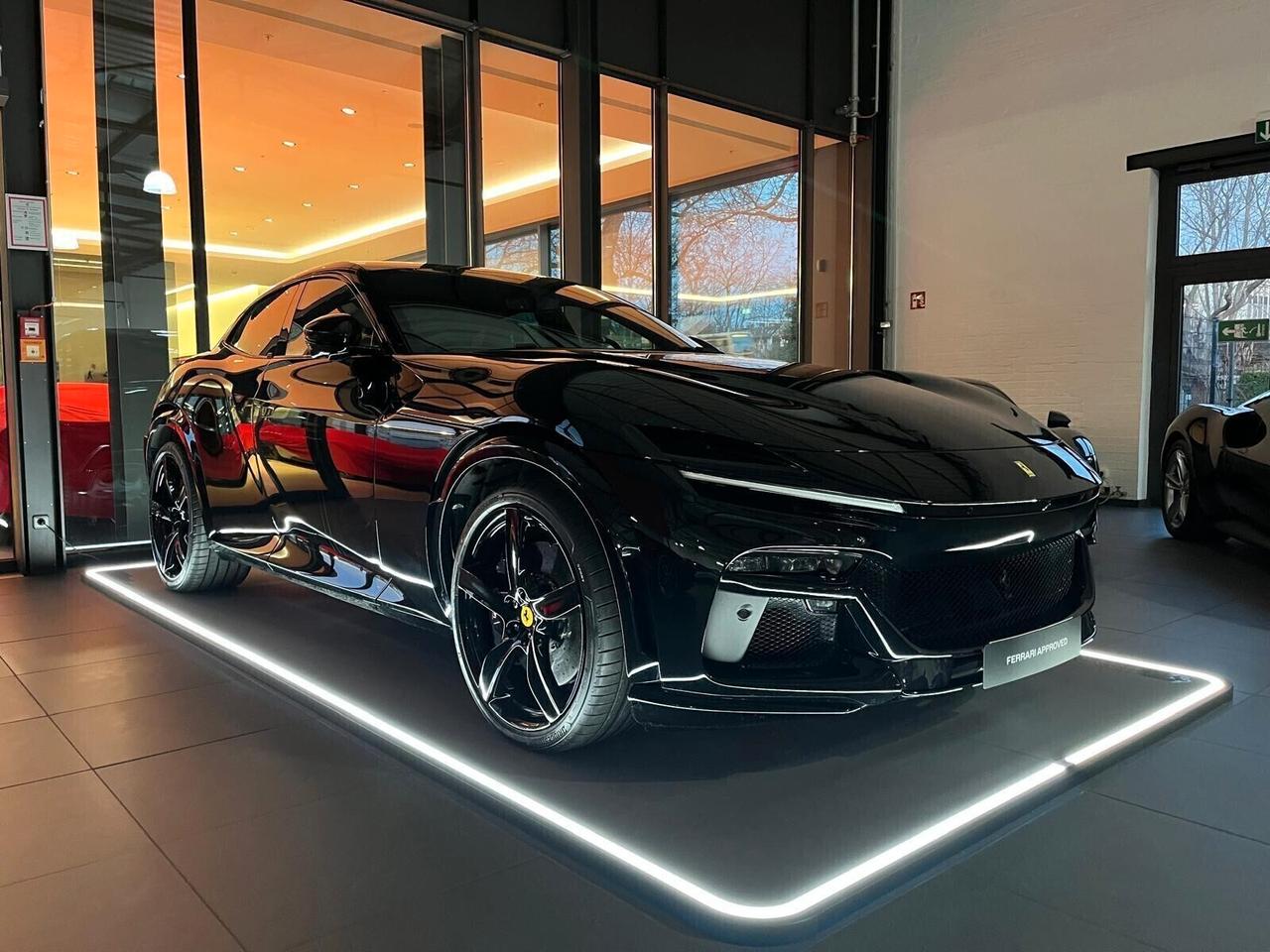 Ferrari Purosangue V12 DCT 4WD*Pano*Black