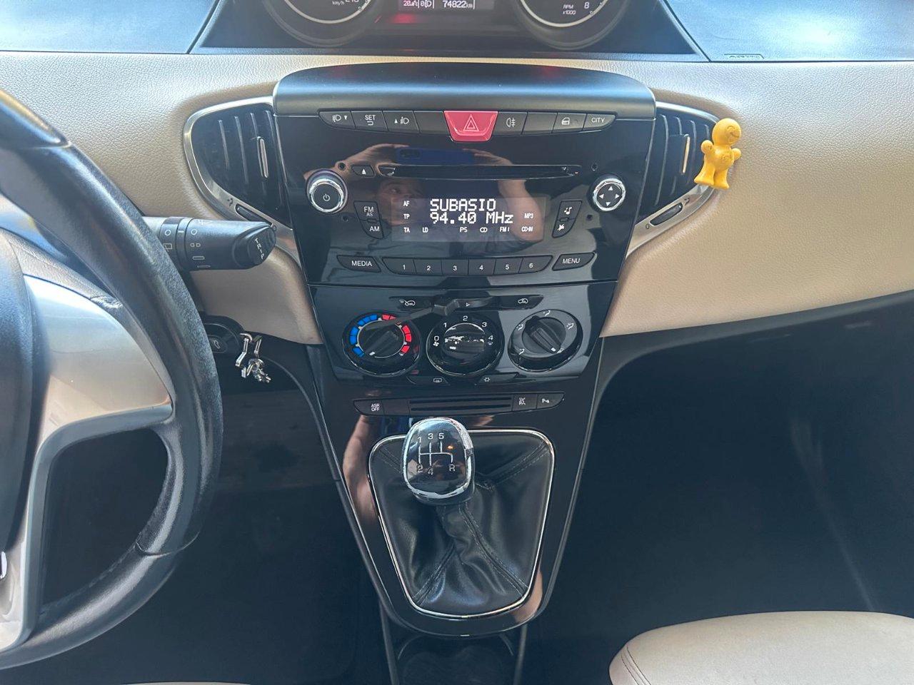 Lancia Ypsilon 5 Porte Ypsilon 1.2 8v Gold c/CL 69cv E6