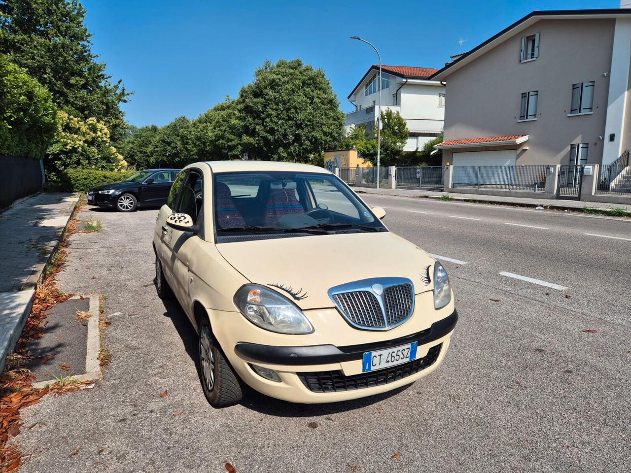 Lancia Ypsilon 1.2 Oro Giallo