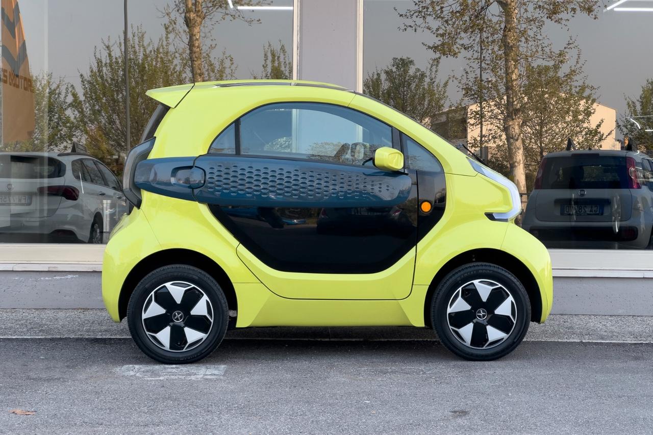 Xev Yoyo AUTO IN ARRIVO
