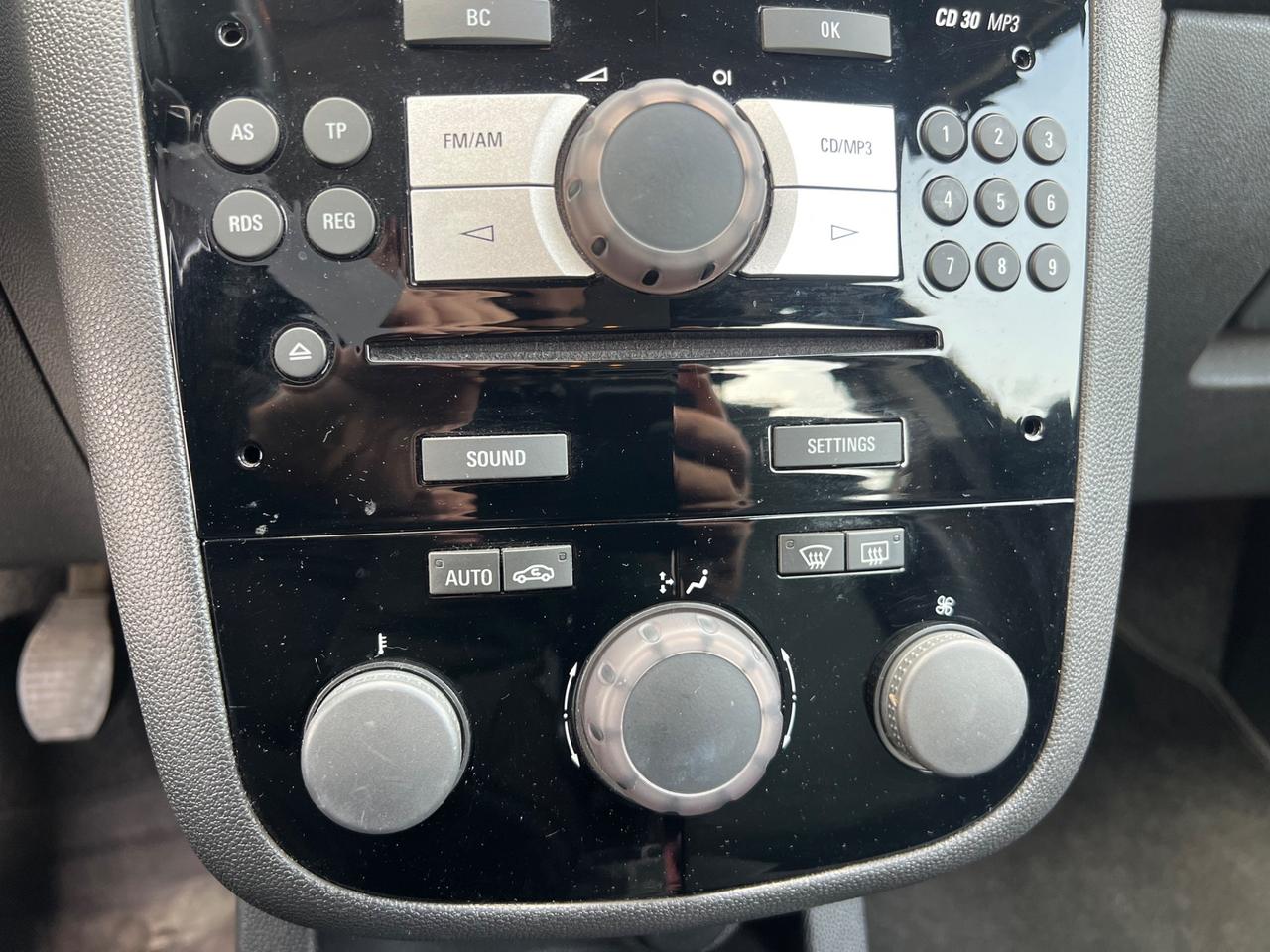 Opel Corsa 1.2 5 porte Enjoy