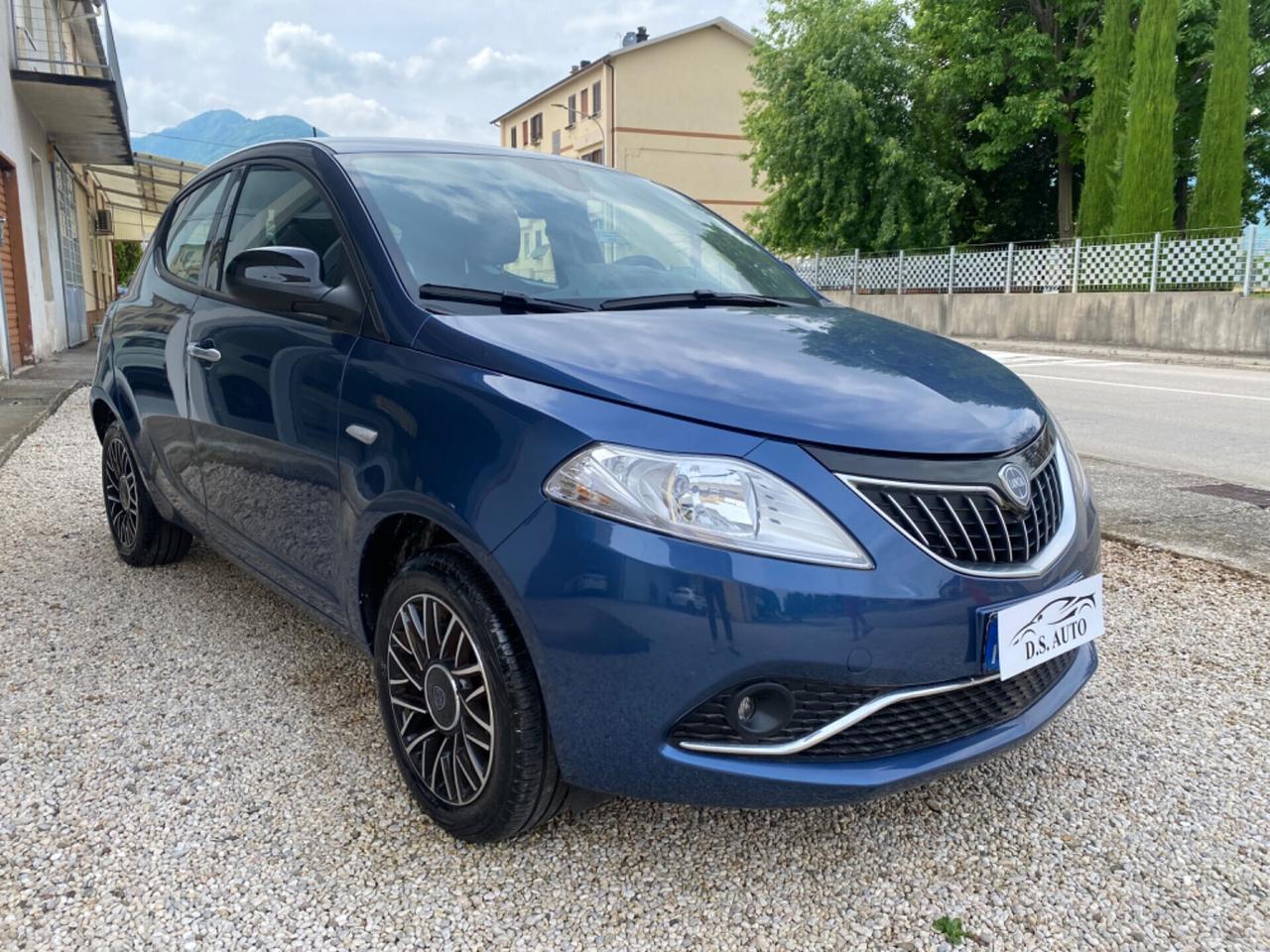 Lancia Ypsilon 5 porte Hybrid Platino solo 3600 Km !!