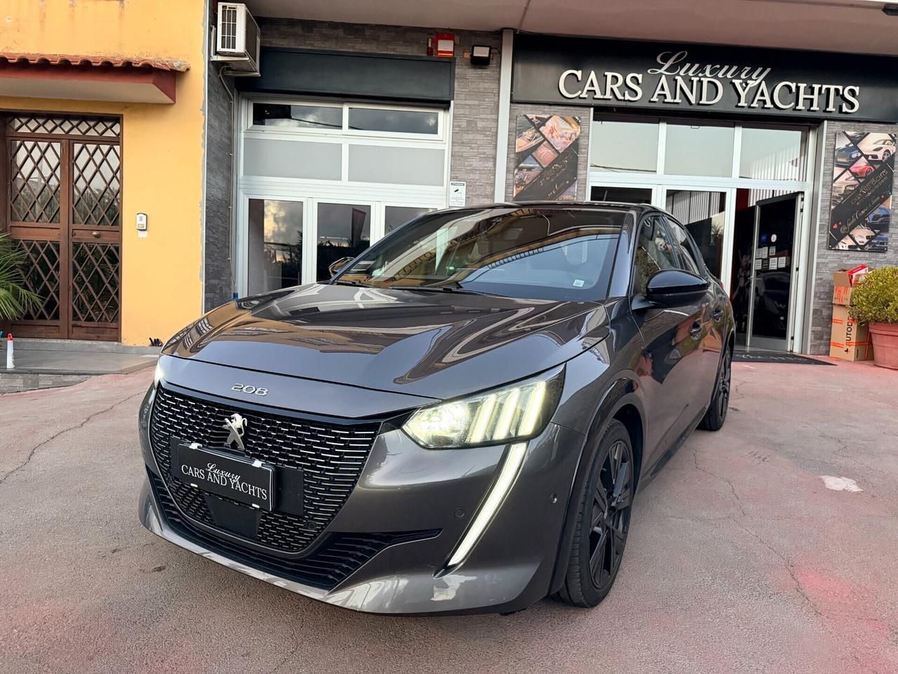 Peugeot 208 BlueHDi 100 CV- GT LINE- 2021-FULL