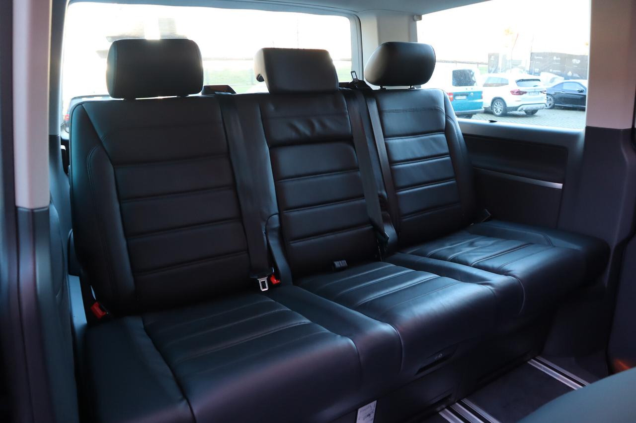 Volkswagen Multivan 2.0 TDI 150CV DSG 7POSTI PELLE GANCIO 2x PORTE SCORREVOLI