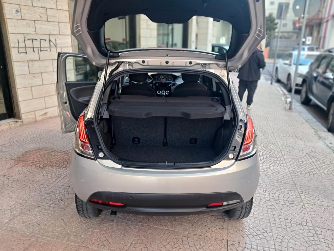 LANCIA YPSILON 900 METANO-NEOPATENTATI-Euro5250