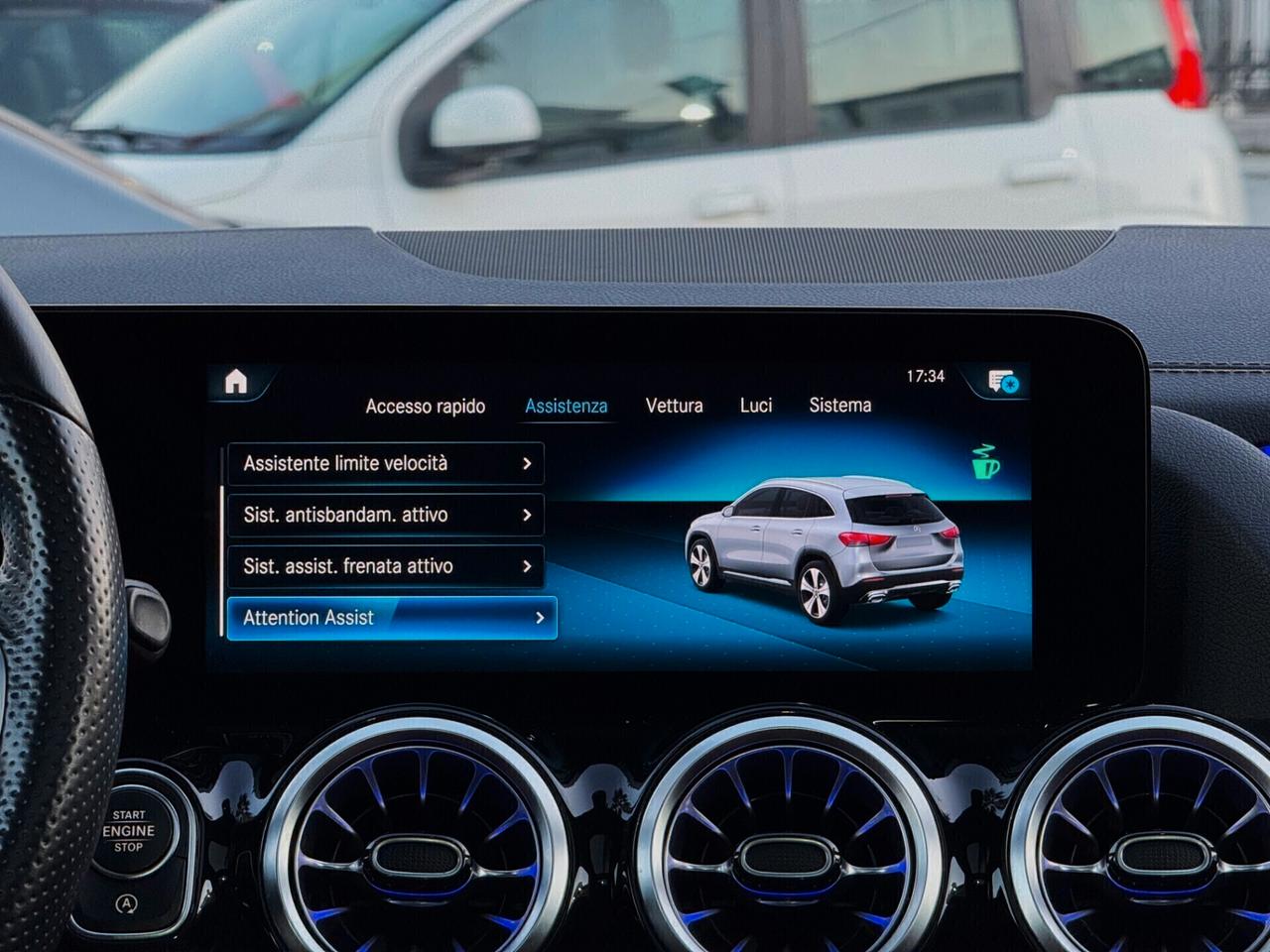 Mercedes-Benz GLA 200 d Premium Plus AMG TETTO