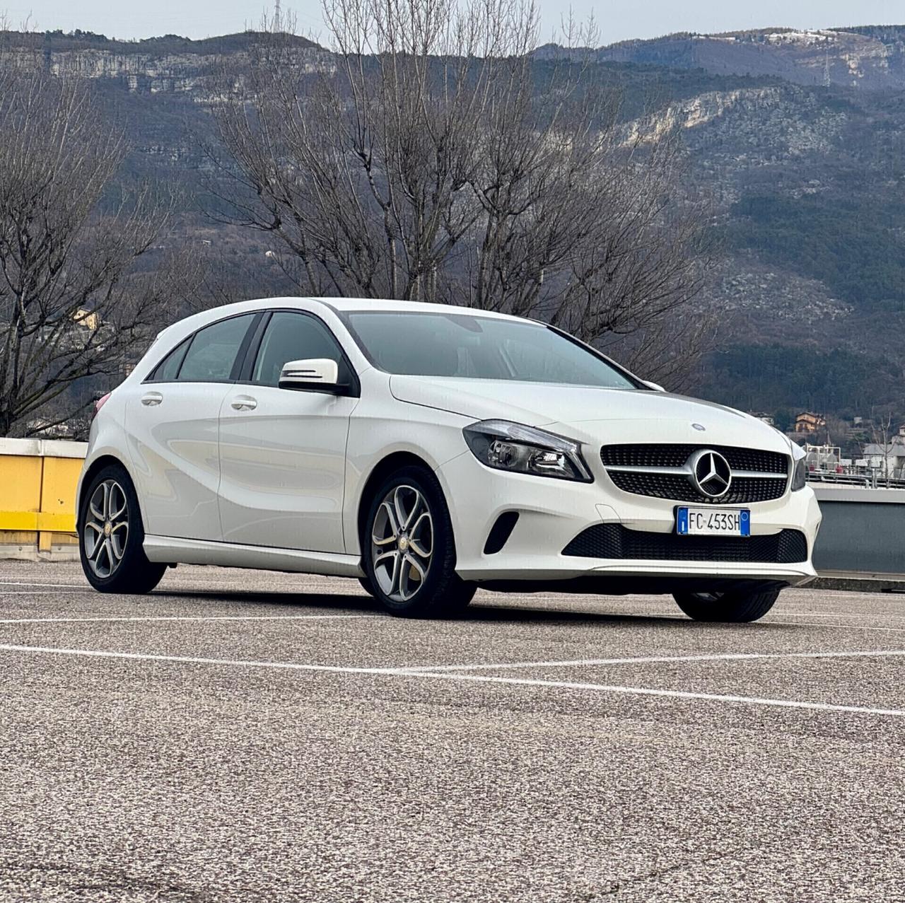 Mercedes-benz A 180 Premium SOLO 84.000km