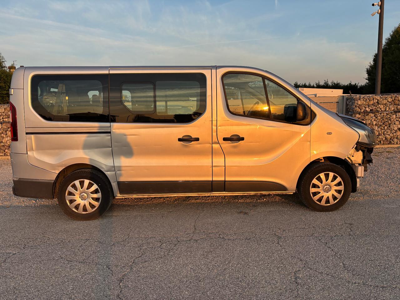 Renault Trafic T29 1.6 dCi 115CV 9 POSTI