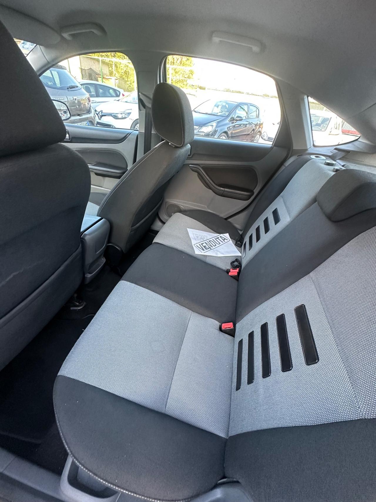 Ford Focus 1.6 (115CV) 5p. Bz.- GPL Titanium