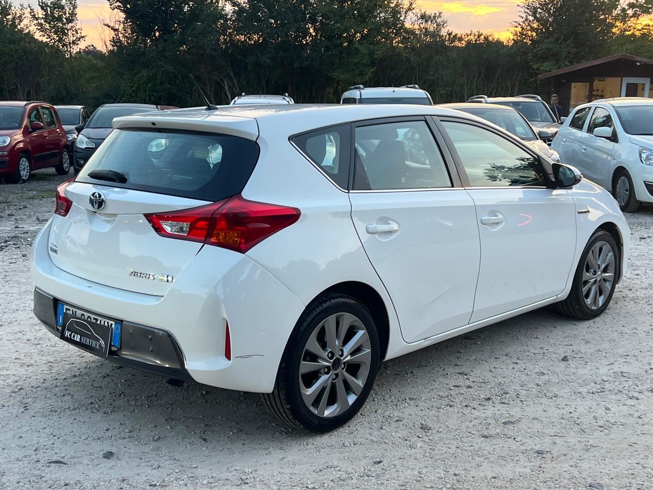 Toyota Auris Hybrid Automatica Permute Rate