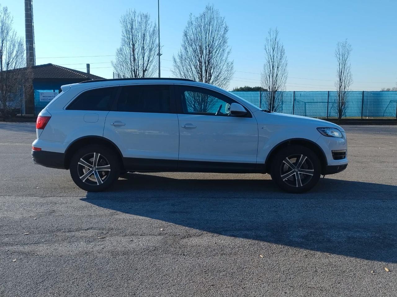 Audi Q7 3.0tdi quattro 245cv S-Line 6Posti