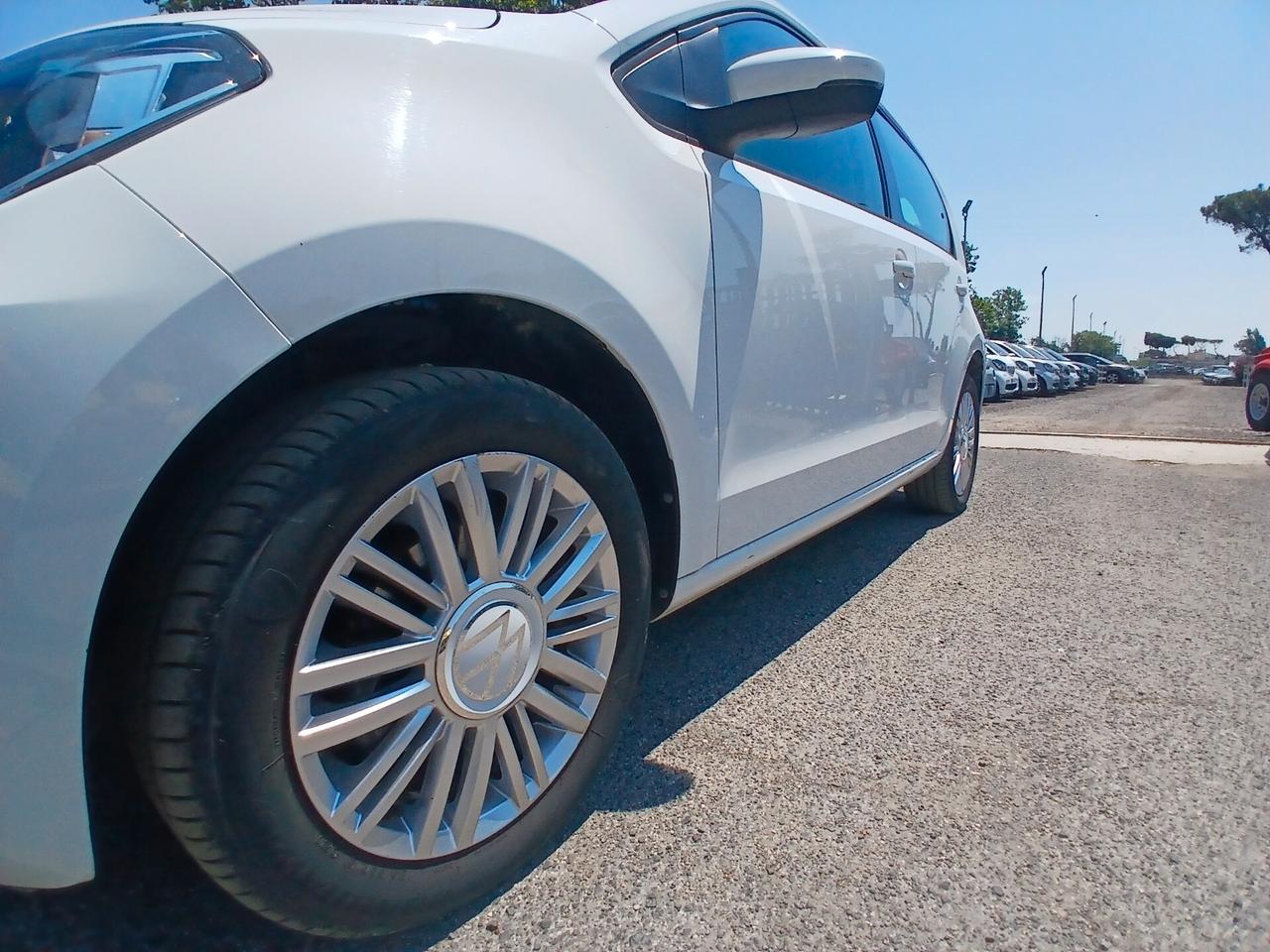 Volkswagen 1.0 5p. EVO beats up! BlueMotion Technology
