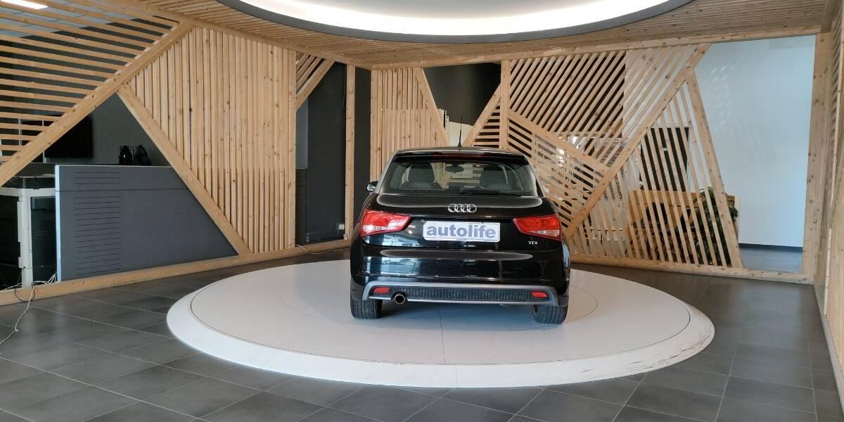 Audi A1 1.6 tdi Attraction 105cv