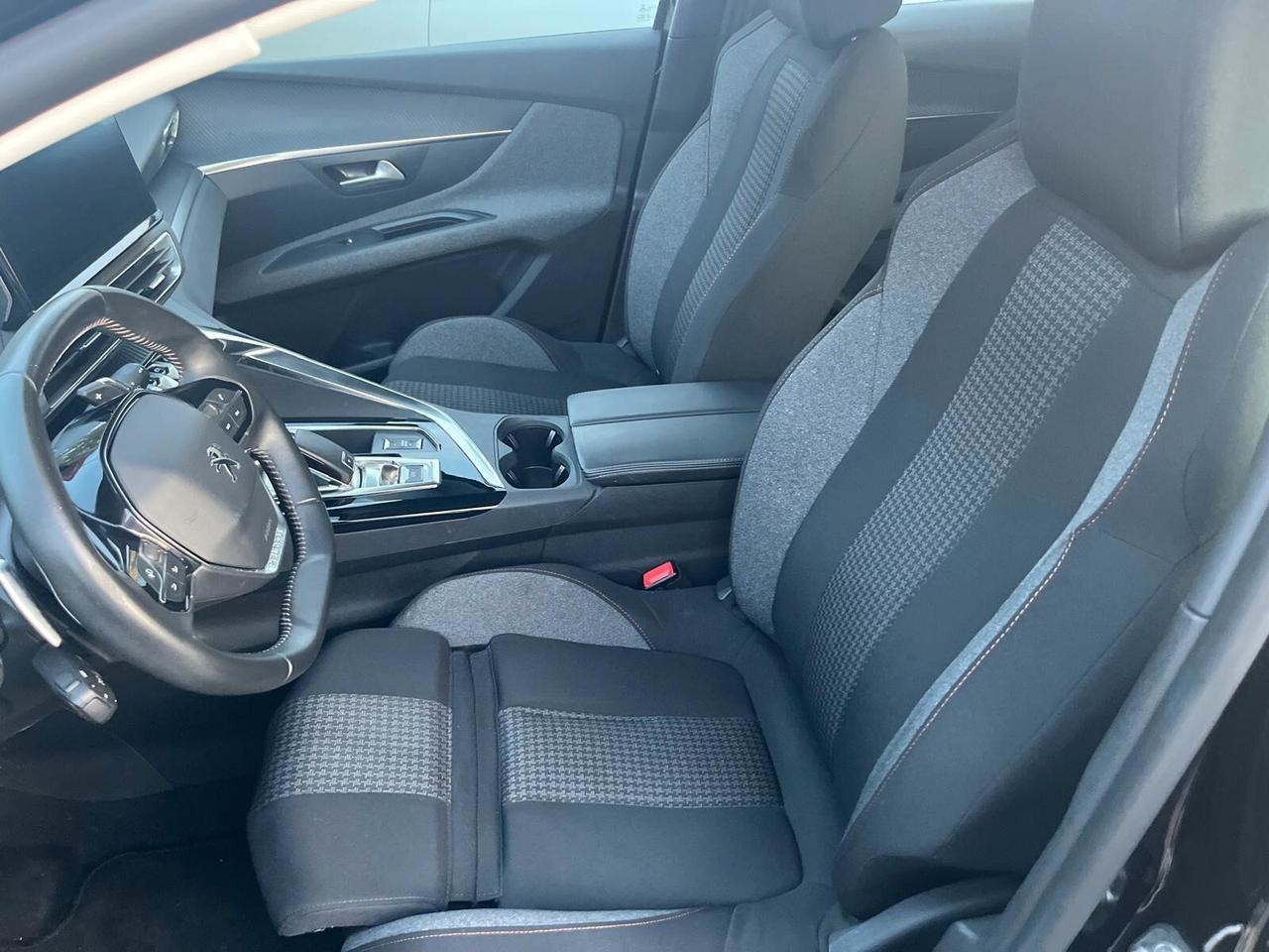 Peugeot 3008 BlueHDi 130 S&S EAT8 Active Pack