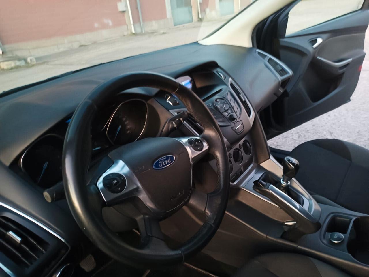 Ford Focus SW 2012---1.6 Diesel