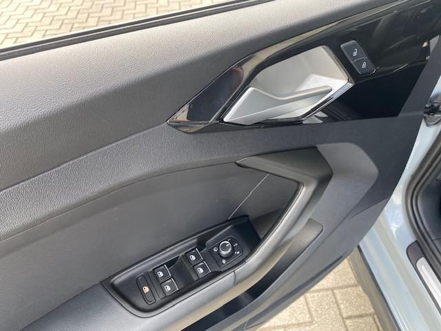 Audi A1 Citycarver 1.0 Identity Contrast 110cv s-tronic Occasione!