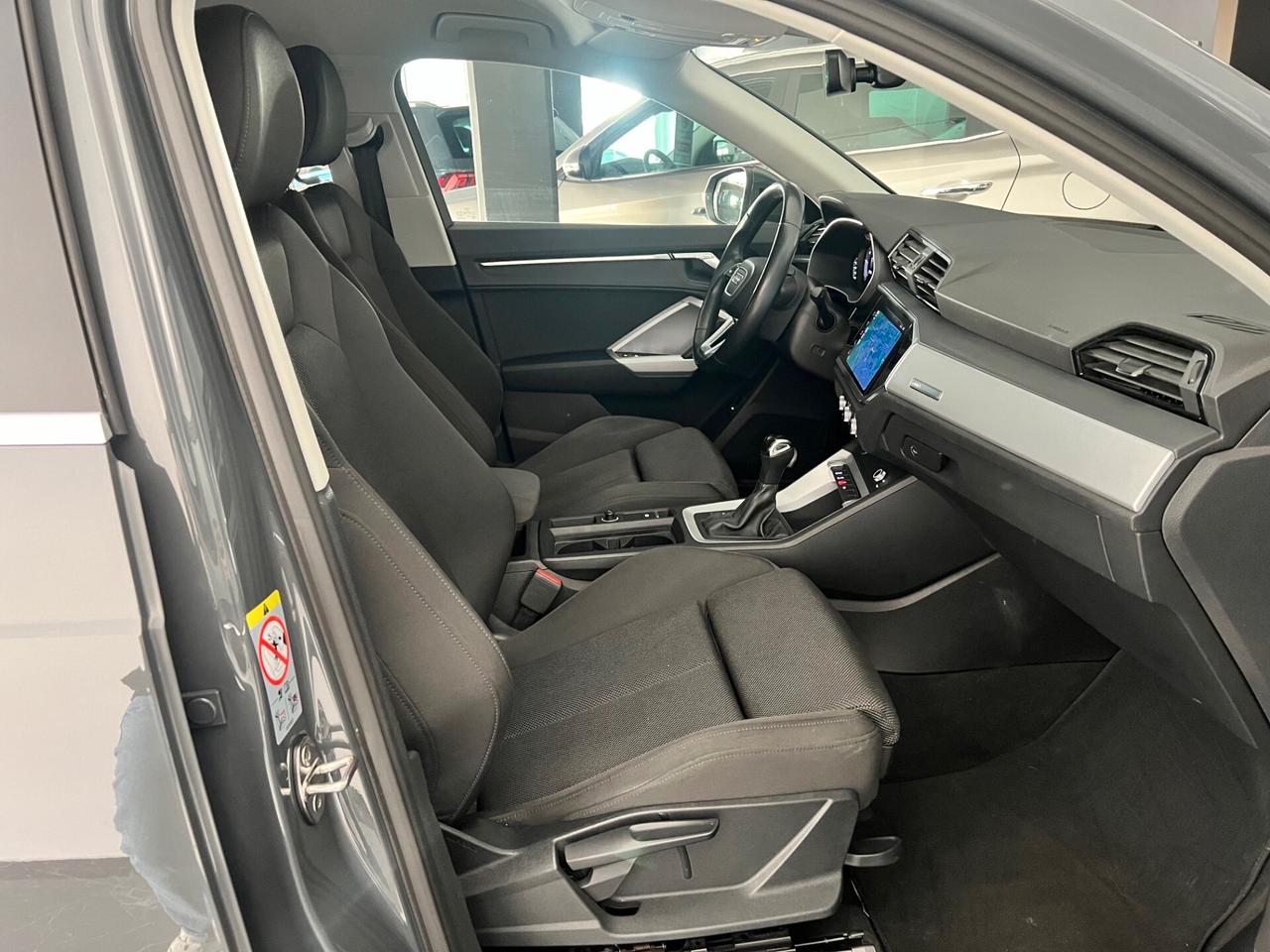 Audi Q3 35 2.0 tdi 150cv Business s-tronic LED/NAVI/18;