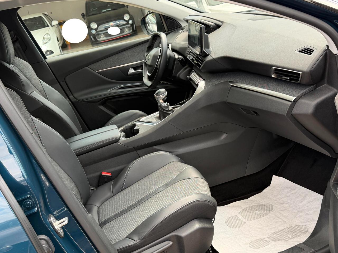 Peugeot 3008 1.5 BLUEHDI 130 cv. ALLURE PACK (Nav)