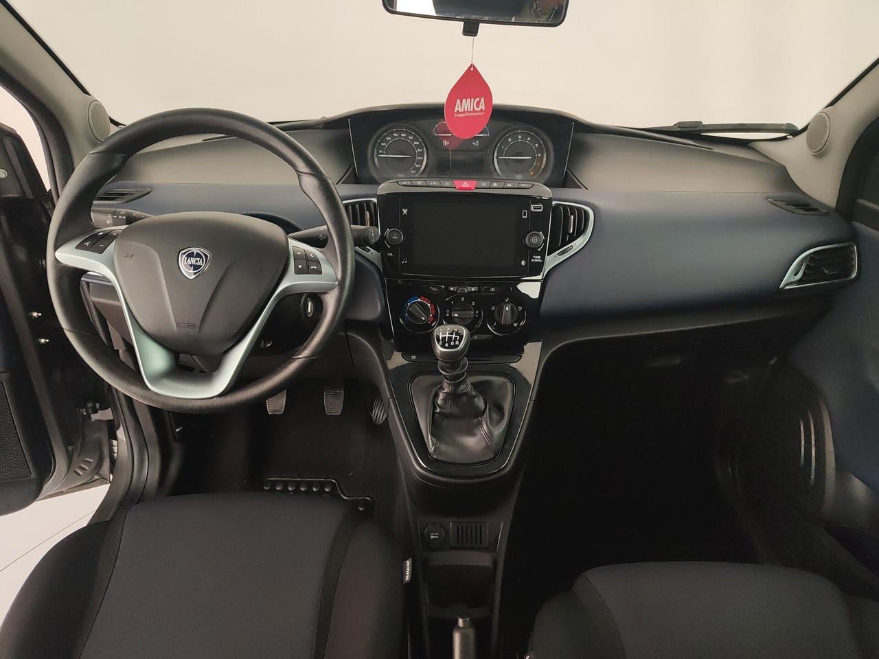 Lancia Ypsilon 1.0 FireFly 5 porte S&S Hybrid Platino