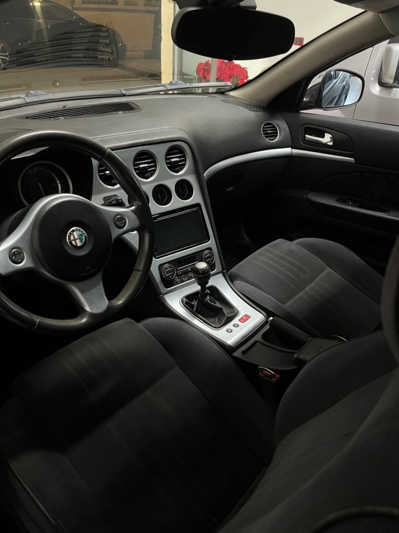 Alfa Romeo 159 1.9 JTDm 16V Sportwagon Distinctive