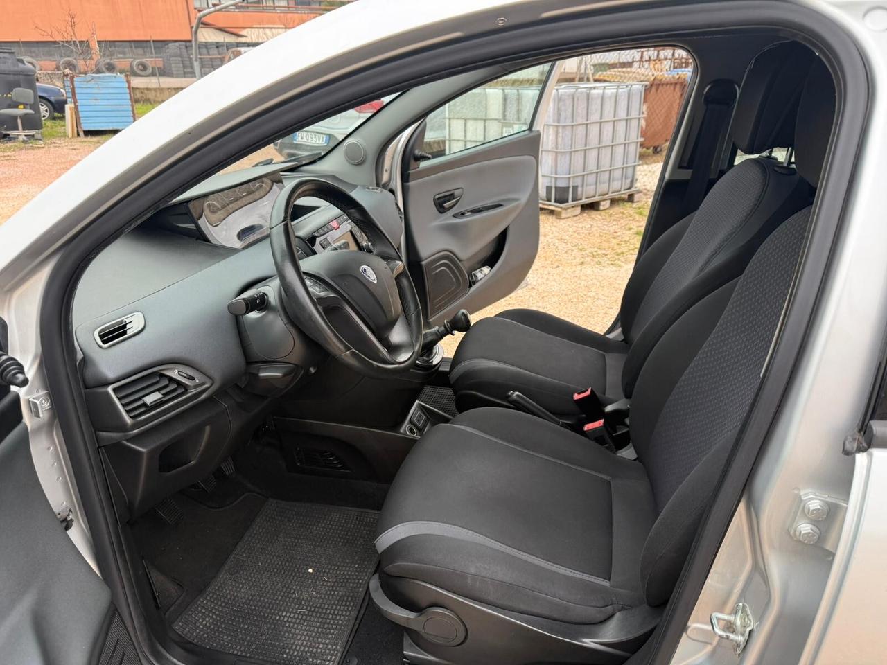 Lancia Ypsilon 1.2 69 CV 5 porte GPL Ecochic Gold