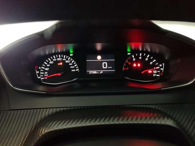 Peugeot 2008 1.2 130cv Allure con Car Play + Telecamera