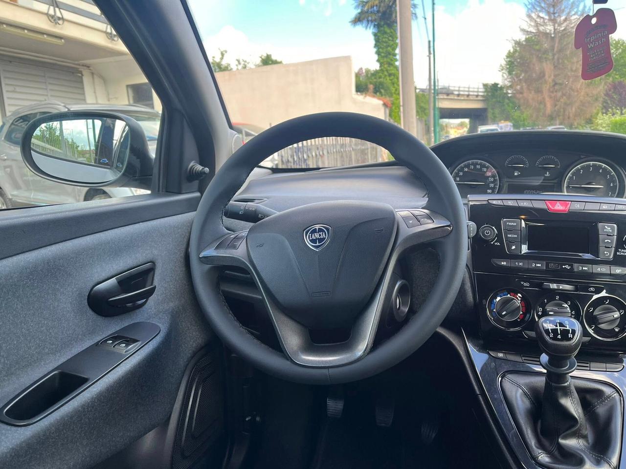 Lancia Ypsilon 1.2 BENZINA 69CV 5 porte Elefantino