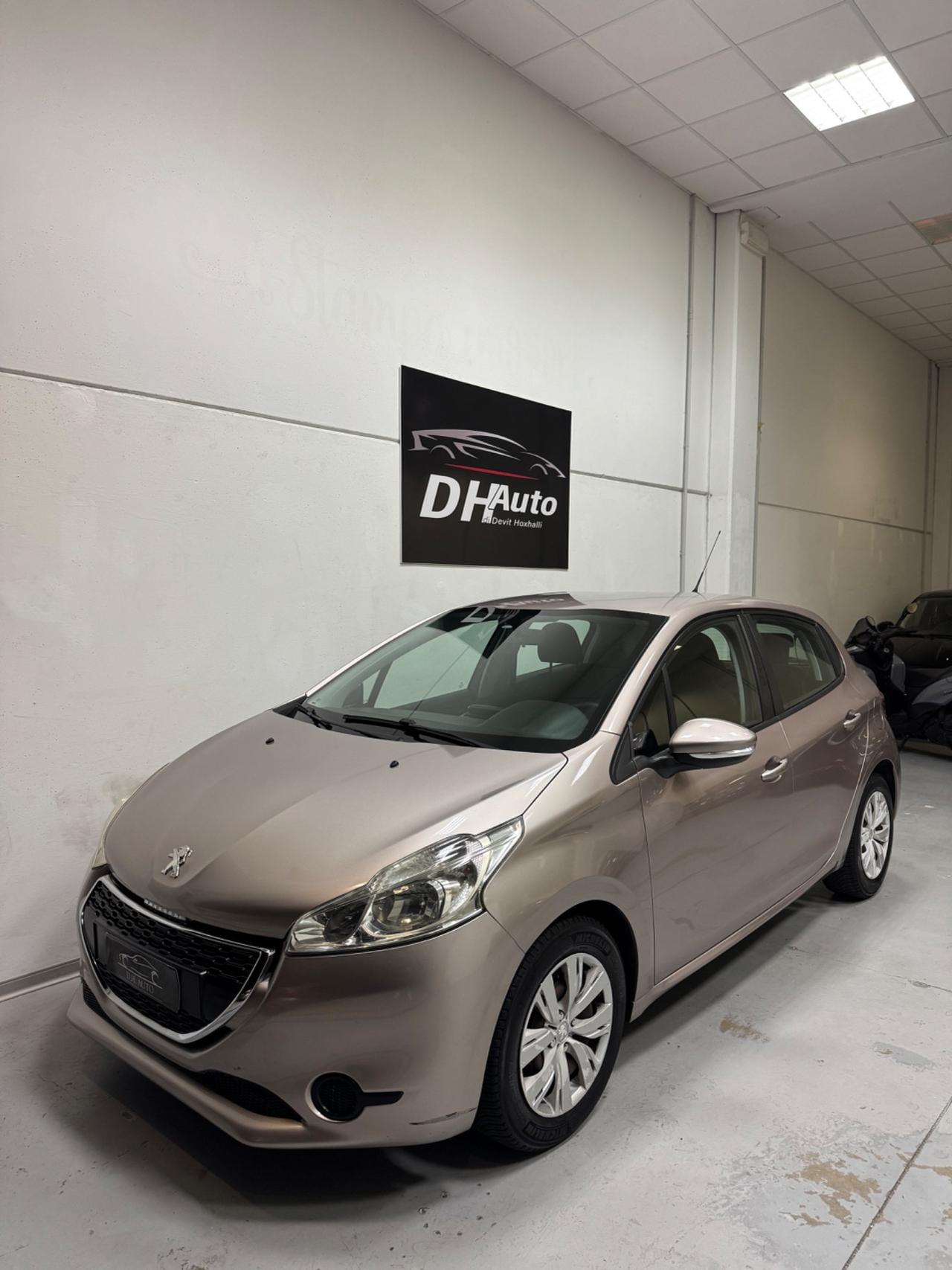 Peugeot 208 1.4 HDi 68 CV 5 porte Allure
